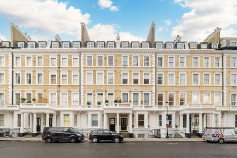 Studio to rent, Grenville Place, London SW7