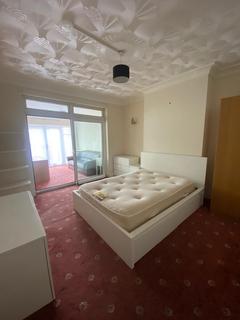 undefined, Avenue Road, London W3