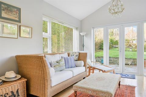 undefined, Sunnybank, Epsom