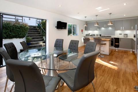5 bedroom detached house to rent, Kents Road, Torquay, TQ1