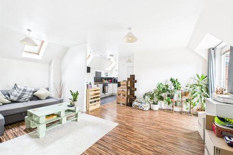 undefined, Longhorn Avenue, Gloucester, Gloucestershire, GL1