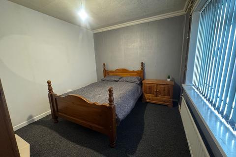 undefined, Rooms Available in B45