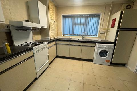 1 bedroom in a house share to rent, Room Available On Callowbrook Lane, Rednal, Birmingham