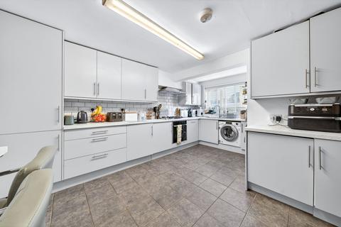 4 bedroom end of terrace house for sale, Byron Avenue, Borehamwood WD6