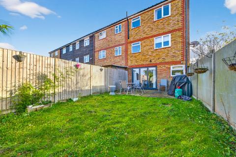 4 bedroom end of terrace house for sale, Byron Avenue, Borehamwood WD6