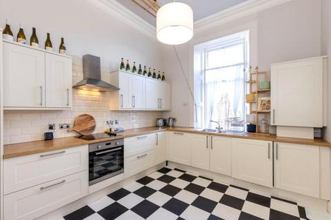 1 bedroom apartment to rent, Cleveland St, London