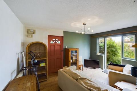 1 bedroom terraced house to rent, Orwell Drive, Aylesbury, HP21