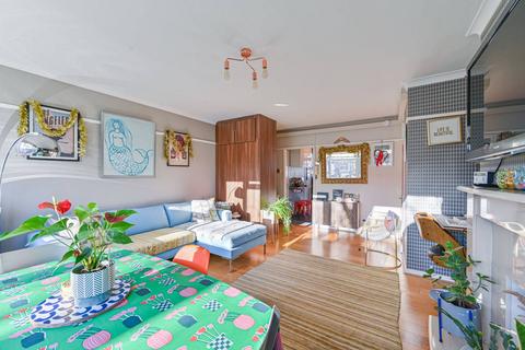 2 bedroom flat to rent, Greenwich High Road, Greenwich, London, SE10