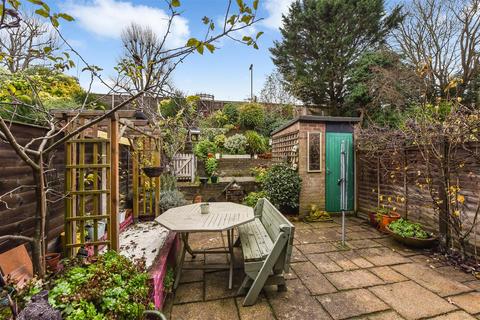 3 bedroom terraced house for sale, Arthur Close, Farnham