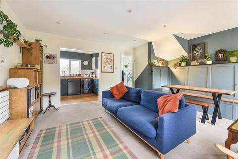 3 bedroom terraced house for sale, Arthur Close, Farnham