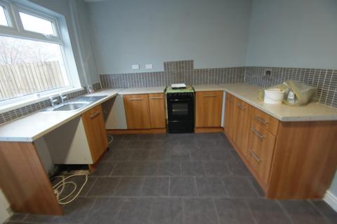 2 bedroom terraced house to rent, Crescent Road, Ellesmere Port, Cheshire. CH65