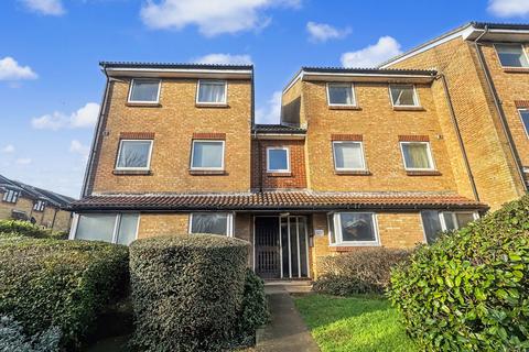 2 bedroom flat to rent, Lake Drive, Peacehaven, BN10 7QD