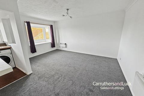2 bedroom flat to rent, Lake Drive, Peacehaven, BN10 7QD