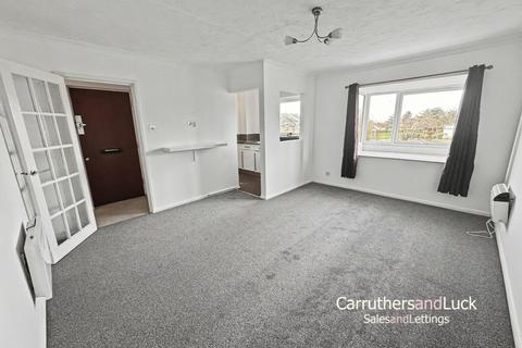 2 bedroom flat to rent, Lake Drive, Peacehaven, BN10 7QD