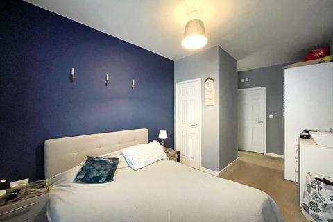 2 bedroom apartment for sale, Victoria Avenue, Southend On Sea SS2