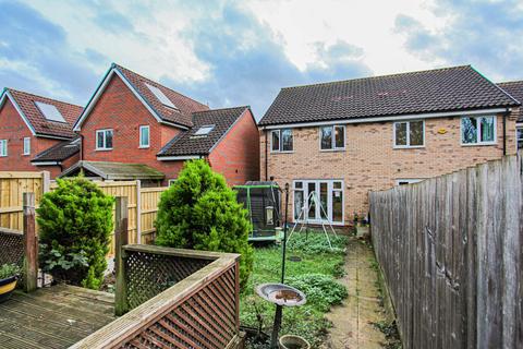 3 bedroom end of terrace house for sale, Gulliver Road, Irthlingborough NN9