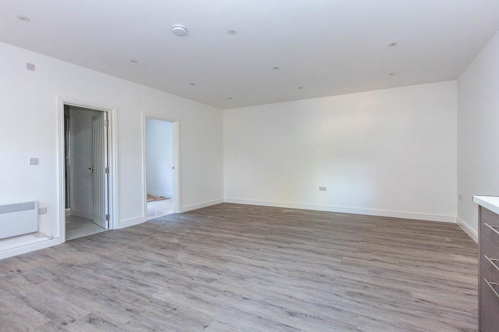 Kitchen/dining/living space