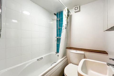 2 bedroom apartment to rent, Pill Street, Pill, Bristol, Somerset, BS20
