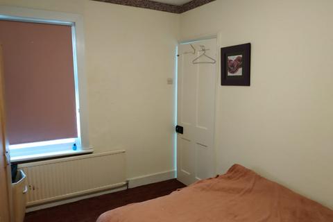1 bedroom in a house share to rent, Diamond Road, Slough SL1