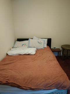 1 bedroom in a house share to rent, Diamond Road, Slough SL1