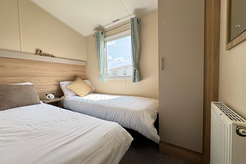 2 bedroom static caravan for sale, Faversham Road, Seasalter CT5