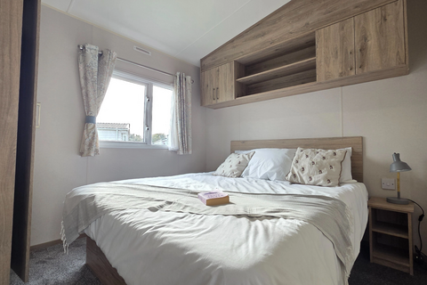 2 bedroom static caravan for sale, Faversham Road, Seasalter CT5