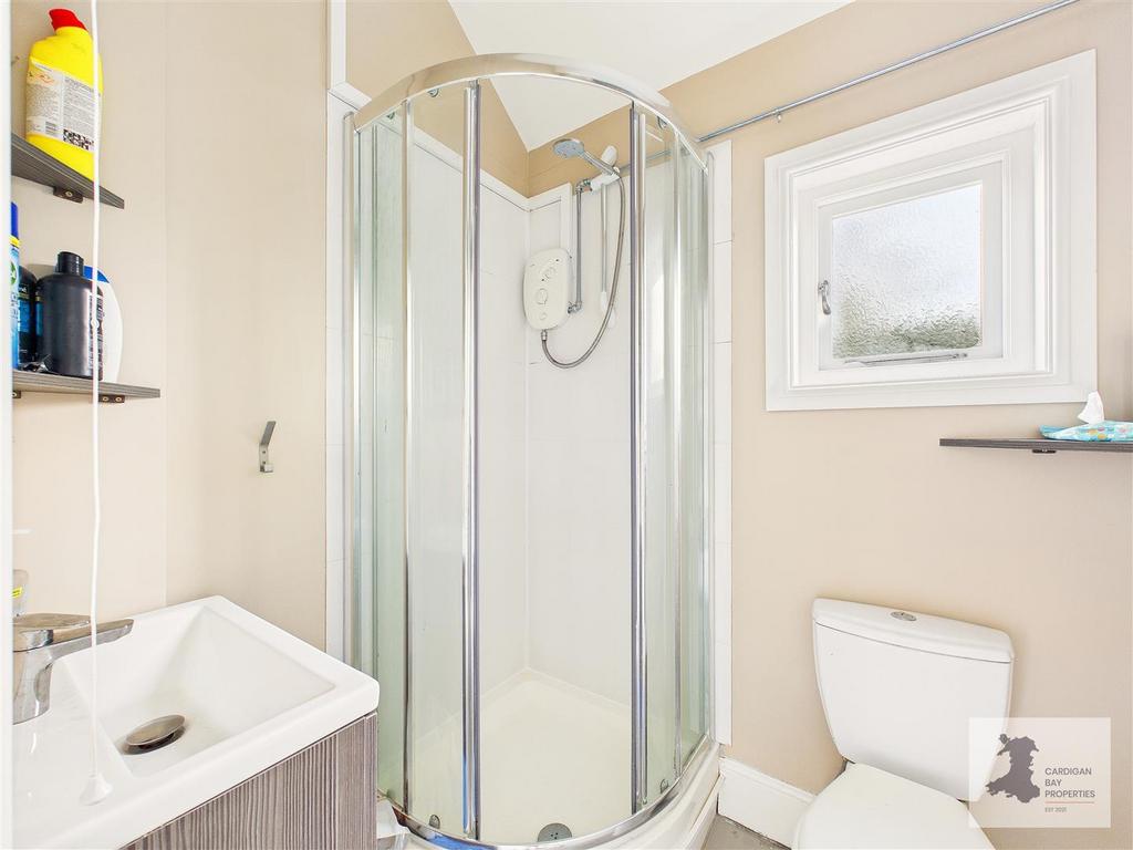 Overflow accom shower room