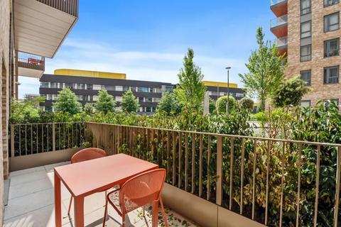 undefined, Caversham Road