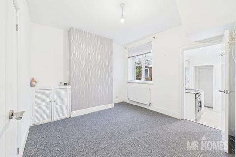 3 bedroom terraced house for sale, Tynant Street, Grangetown, Cardiff CF11 6PJ