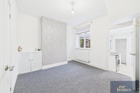 3 bedroom terraced house for sale, Tynant Street, Grangetown, Cardiff, CF11