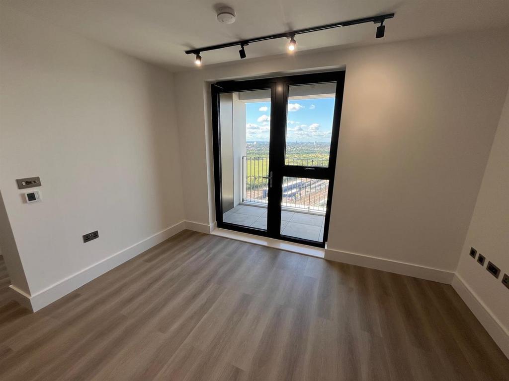 Whats App Image 2025-10-21 at 11.56.59 (2).jpeg