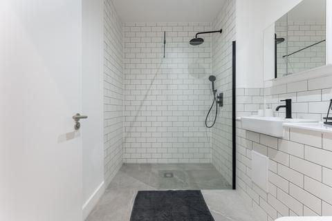 undefined, Clay, Salford Quays, M50