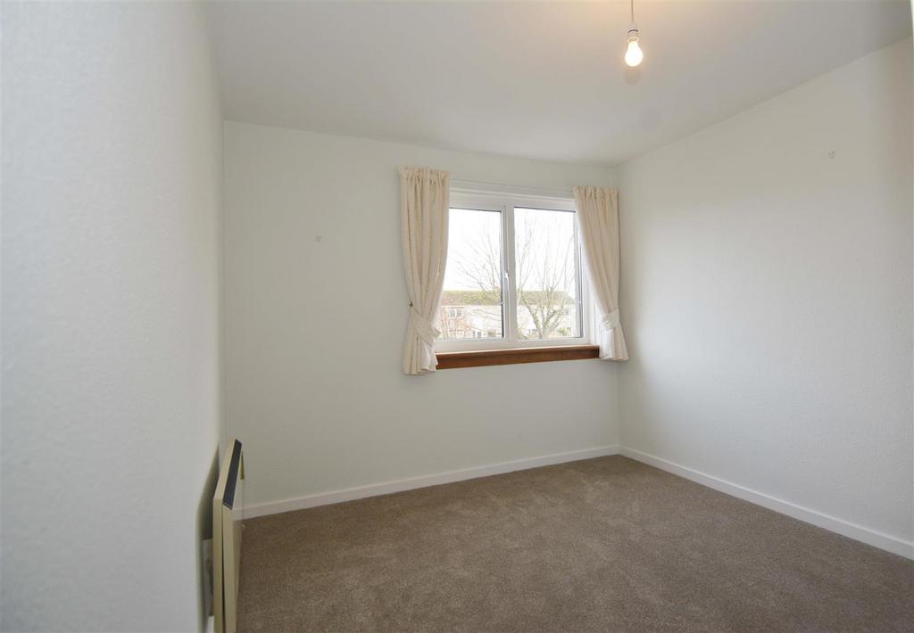 Bedroom 1.jpg