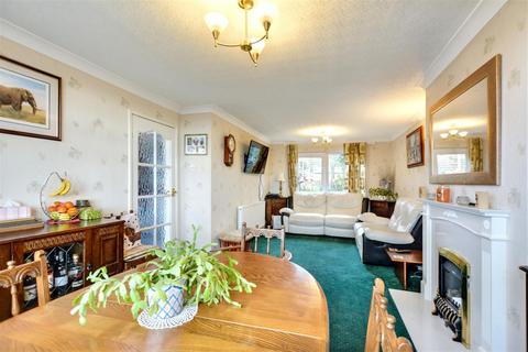 4 bedroom semi-detached house for sale, Spinney Rise, Toton