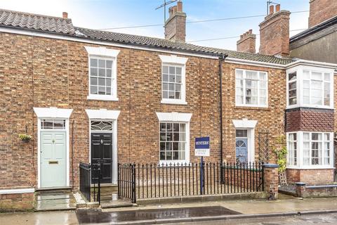 3 bedroom townhouse for sale, Queen Street, Horncastle, Lincs, LN9 6BD