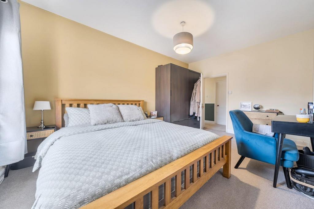 MASTER BEDROOM.jpg