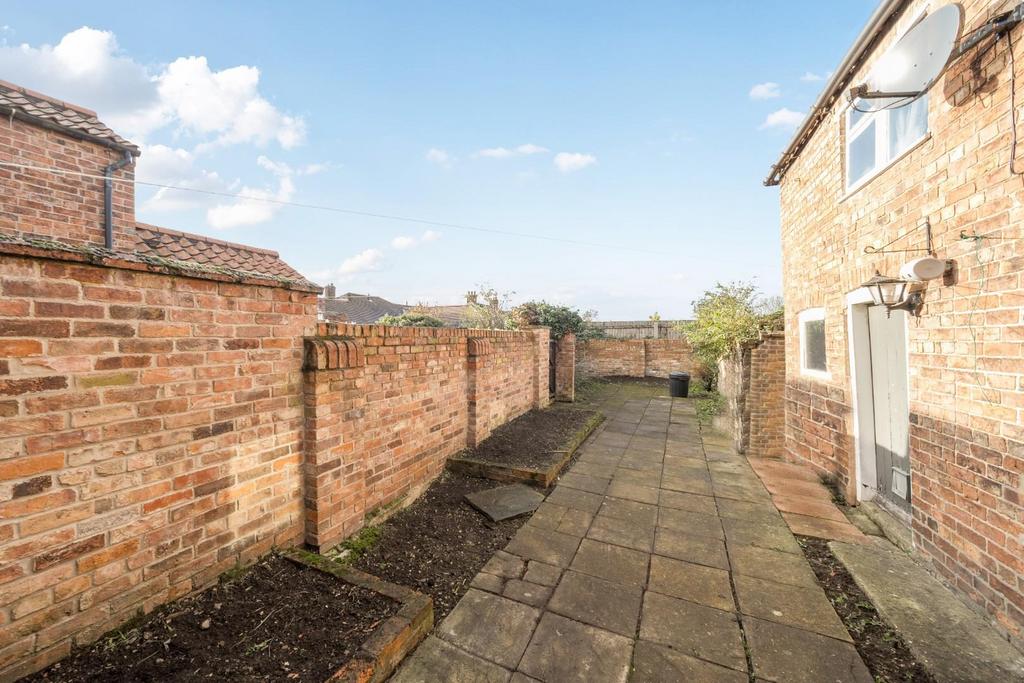2nd view PROPERTY REAR.jpg