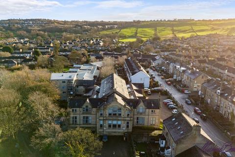 undefined, Green End, Bradford BD14