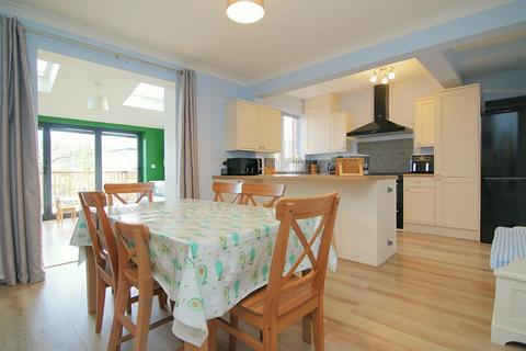 3 bedroom semi-detached house for sale, South Drive, Farsley