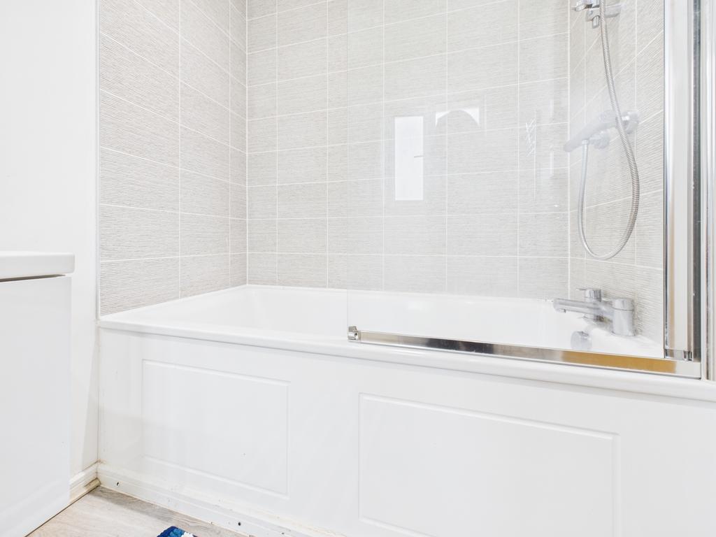 Cam03729 g0 pr0132 still032