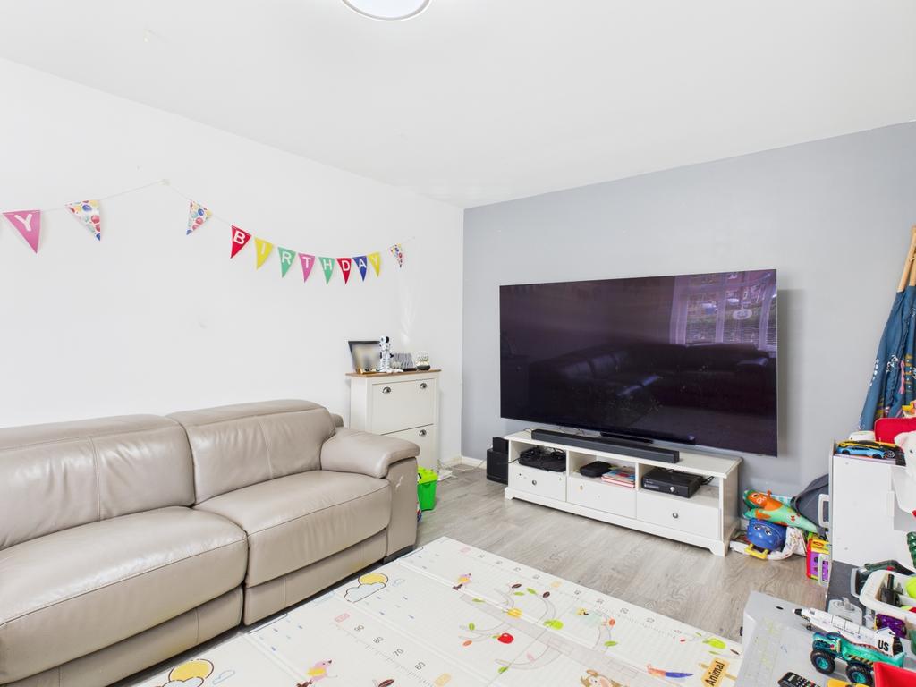 Cam03729 g0 pr0132 still002