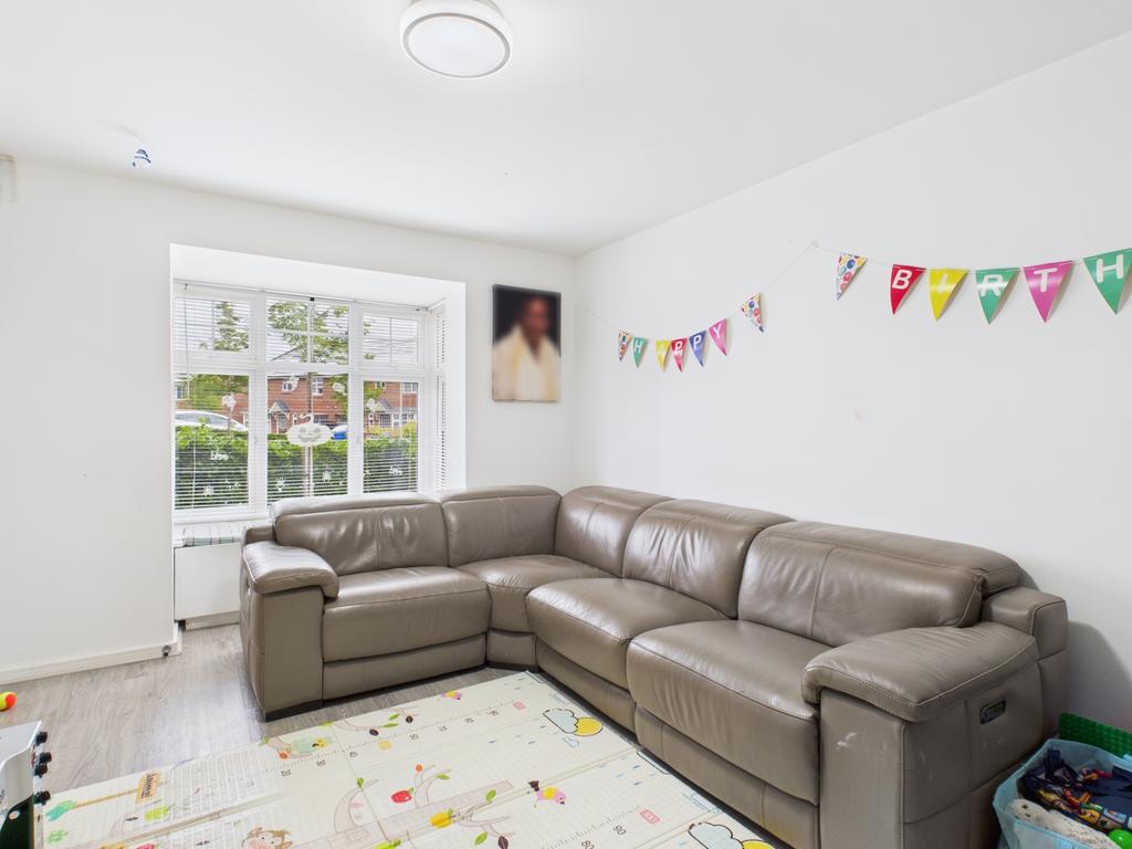 Cam03729 g0 pr0132 still004