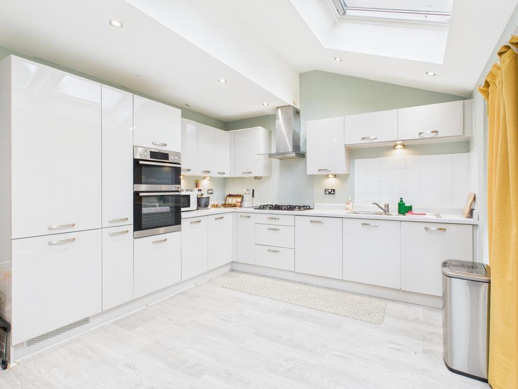 Cam03729 g0 pr0132 still012