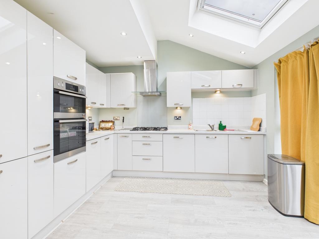 Cam03729 g0 pr0132 still013