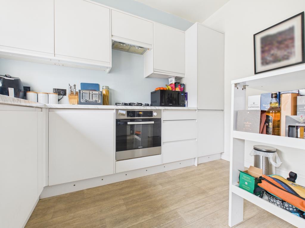 Cam03729 g0 pr0196 still008