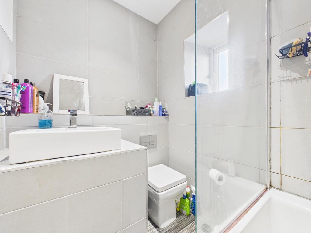 Cam03729 g0 pr0196 still002