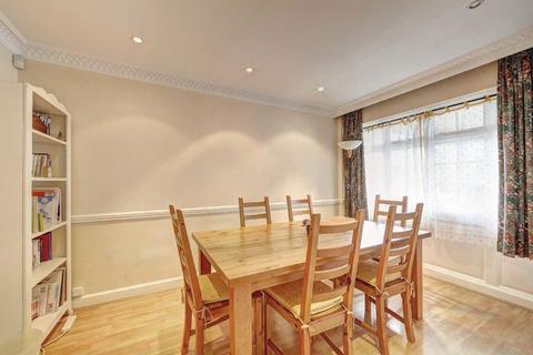 undefined, Pine Grove, London SW19