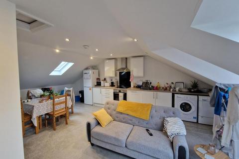 undefined, 10 Lipson Road, Flat 3