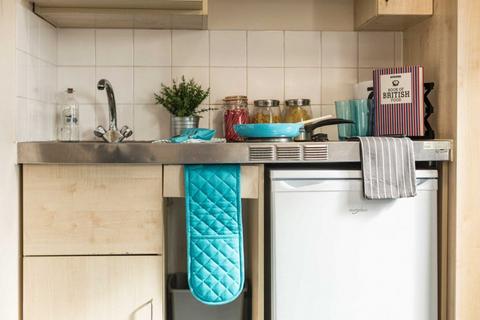 undefined, Creek Road