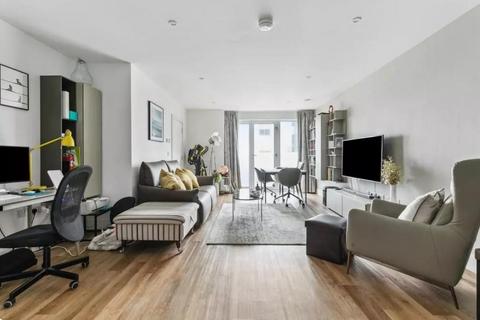 2 bedroom flat to rent, Greenside Road, London W12